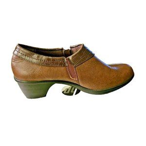 Easy Street Women's Leather Slip-on Comfort Wave Walking Shoes Brown (Size 8.5W)